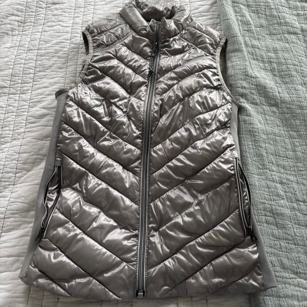 BOUTIQUE Women's Silver Grey Small Sleeveless Puffer Winter Coat Jacket Vest